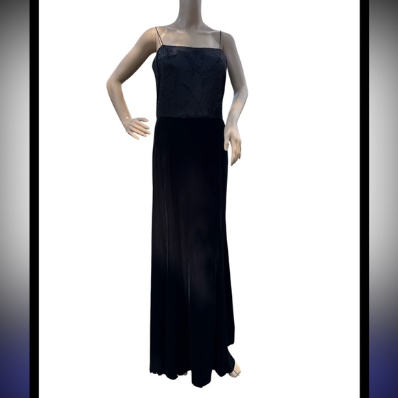Elegant Black Evening Dress new size 10 Gala, Casino timeless black dress - Picture 1 of 8